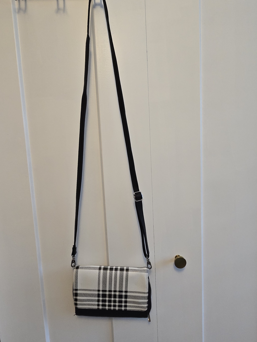 thirty-one Black and White Plaid Crossbody Bag - Picture 2 of 8